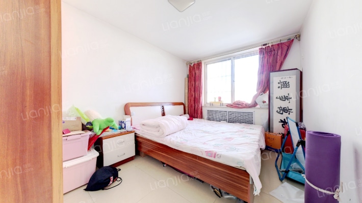 得房率高南北阳台不算在房本面积的，环境好-卧室A