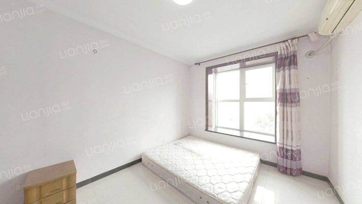 公园一号大平米两居室，位置优越。-卧室B