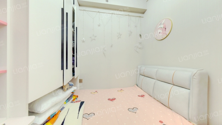 区内有自然园林楼间距开阔视野优越的户型采光好-卧室B