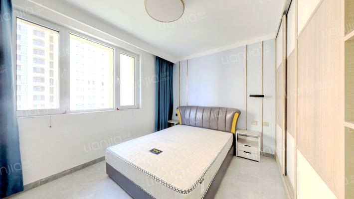 德信公园北侧 精装 南北通透精装自住三居-卧室C