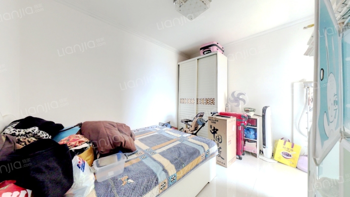 朝南两居，房本满二，高楼层视野开阔-卧室A