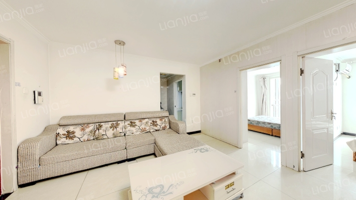 户型方正南向两居室 采光无遮挡 位置好出行方便-客厅