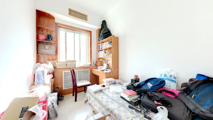 朝阳路南北通透三居，自住房，拎包入住-卧室B