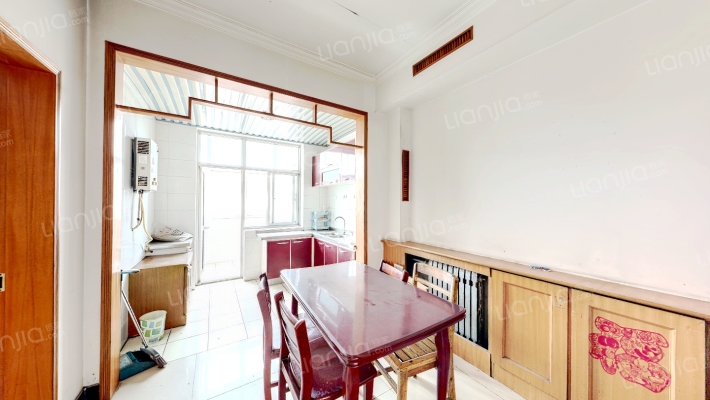 华阳路 天龙小区南北通透三居采光好无遮挡-餐厅