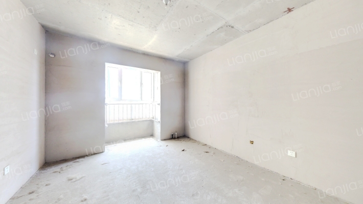 此房房本满二，南北通透格局，楼层中高层，明厨明卫-卧室A