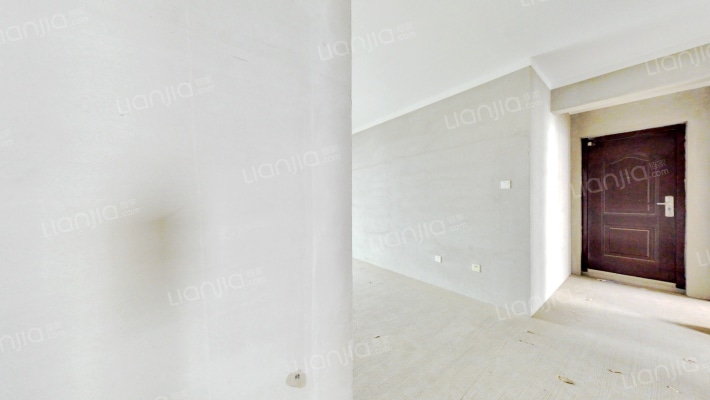 华融现代城，南北通透三居，房本满二，业主诚意出售-客厅