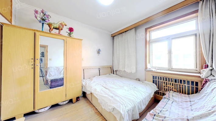 范阳路矿山局家属院南北通透两居-卧室A