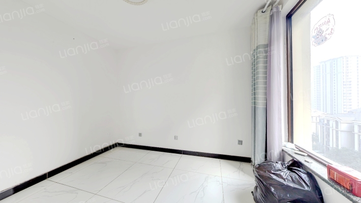 鸿坤理想湾 三居室，精装修，品牌建材， 采光好-卧室C