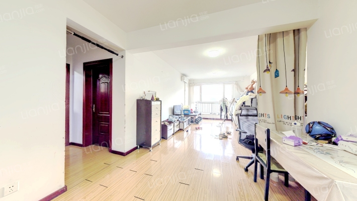 钻石广场，全南两居室，无遮挡，满二，简装，看房方便-客厅