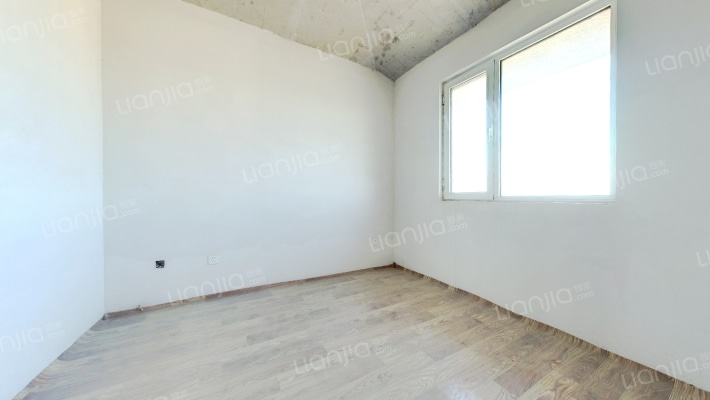 南北通透三居，采光好，无遮挡，花园式社区。。。-卧室B