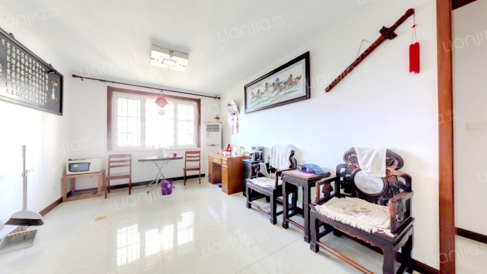 水岸花城 2室2厅 南 北-客厅