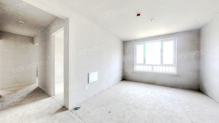 好楼层 无遮挡 西南向 三居室-客厅