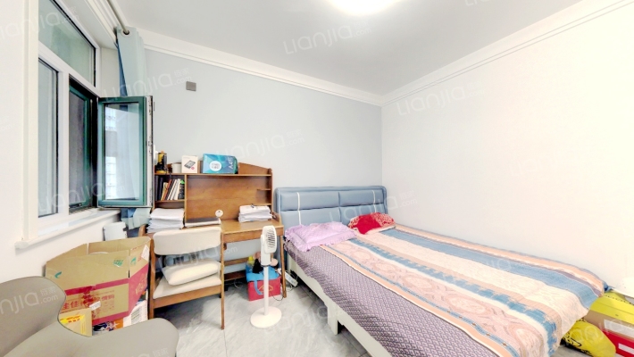 联合七号院  南向三居室  精装婚房  中间楼层-卧室A