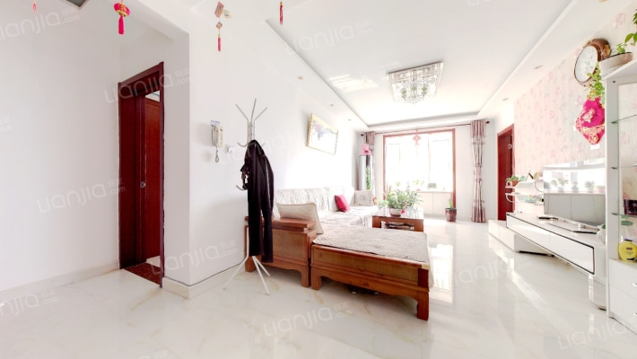 水岸花城 3室1厅 西南-客厅