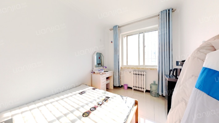 中间楼层 精装修拎包入住 采光无遮挡 满五唯一-卧室B