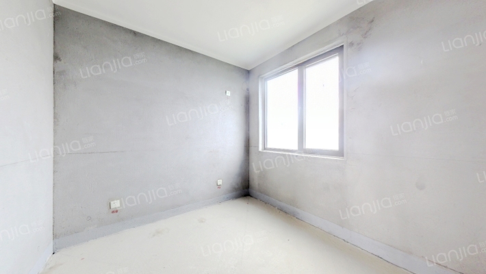 出售天伦湾小区，环境优美，落地窗三居室。-卧室C