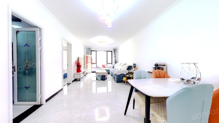 自住标准精装修 中高楼层 全天采光 视野开阔-客厅