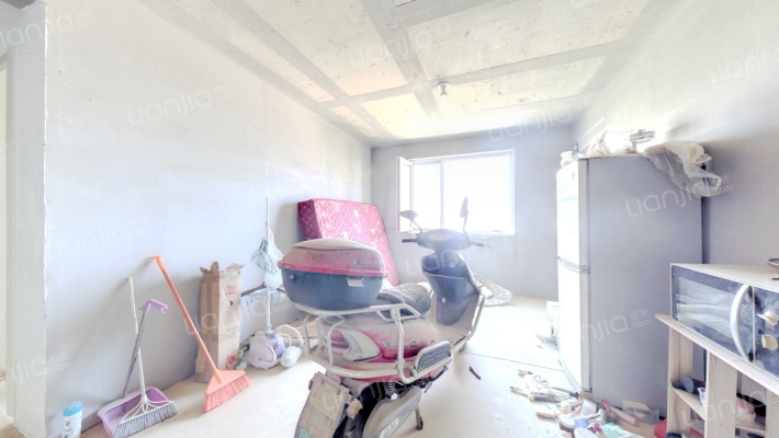 新小区，德信公园旁边，交通房便。-客厅