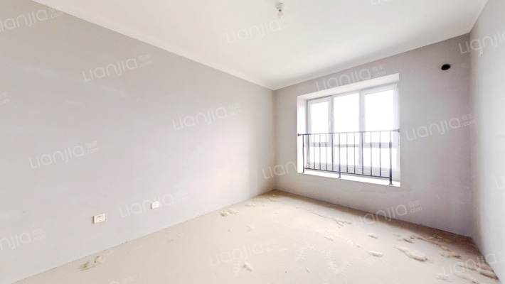 南北通透大三居，采光好，视野好，小区环境好-卧室C