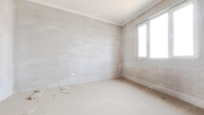 华融现代城南北通透三居，采光好，视野好，小区环境好-卧室A