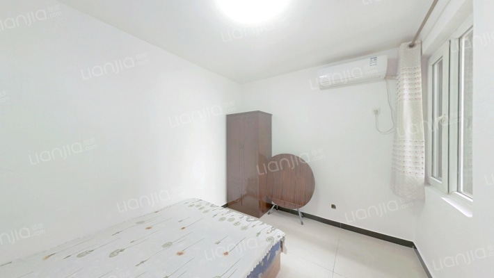 华阳路 全南2居 精装 房本满二年-卧室B