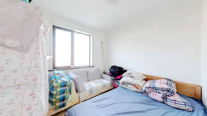 鸿坤理想湾，通透三居，自住装修，拎包入住-卧室B