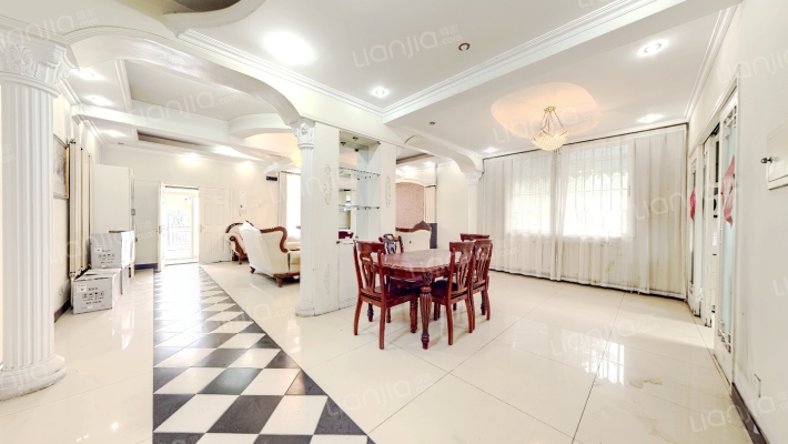 市区  独栋别墅  配套齐全  医院旁-客厅A