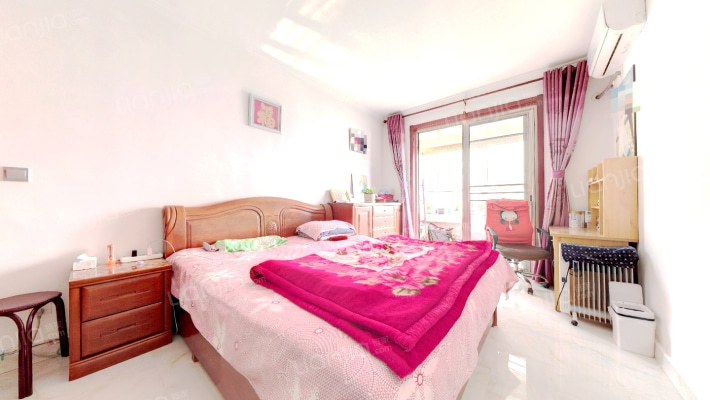 水岸花城 3室1厅 西南-卧室C