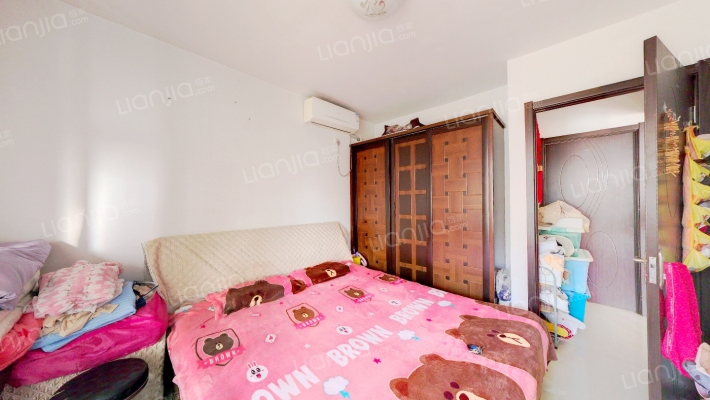 华阳路，朝南两居，高楼层，满五唯一税费低-卧室