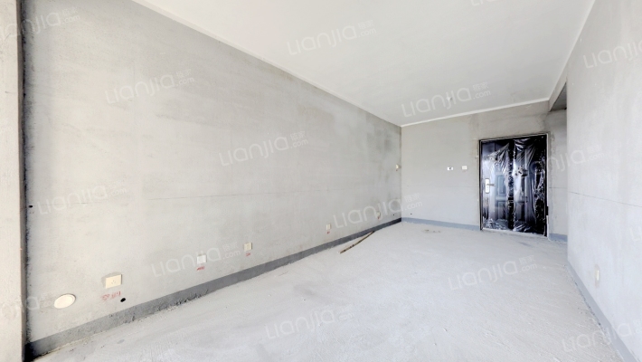 出售天伦湾小区，集中供暖，落地窗，二居室-客厅