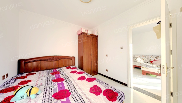 此房契税票满五唯一 精心装修可拎包入住 带车位地下室-卧室C