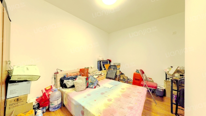 南向两居，中间楼层，全天采光，视野开阔。-卧室A