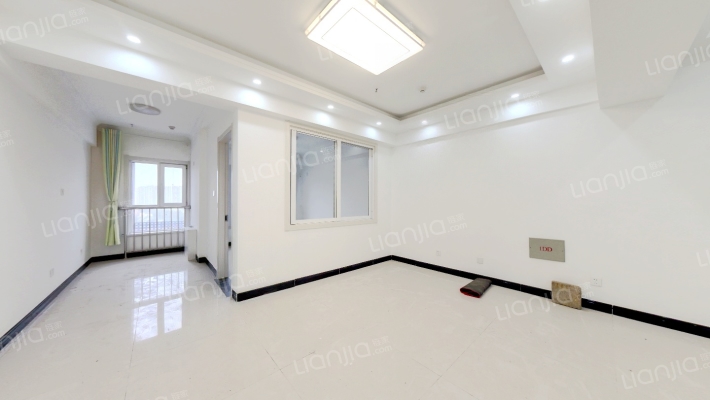 此房子为70年产权办公注册公司都可以-客厅