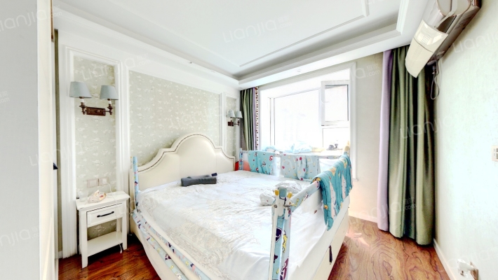 全阳两居，户型方正，精装修，花园小区，封闭管理-卧室A