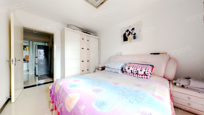 中高楼层，全天采光，房本满二 带装修-卧室A