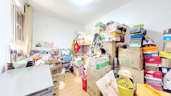 高铁站旁，经典两居，户型方正采光好。-卧室A