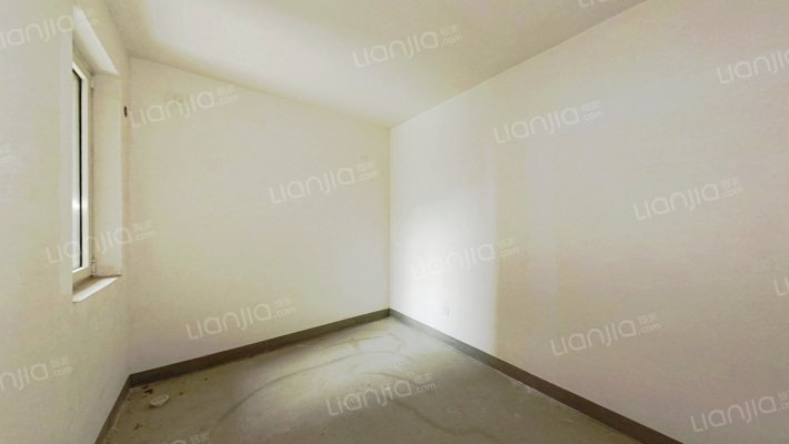 满二南向两居，毛坯可随意装修，急售-卧室A