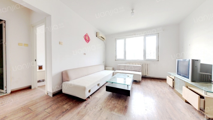 此房满五唯一 户型方正，朝南两居室 带装修 采光好-客厅