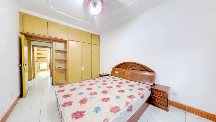 位于政法街，生活配套设施齐全，户型方正-卧室B