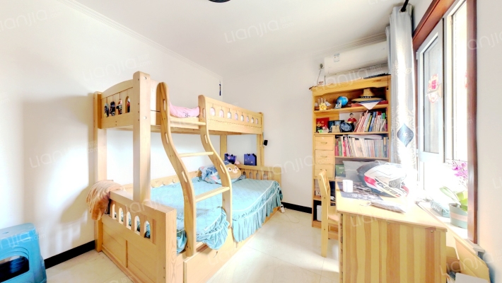 中间楼层  南向两居室  带地下室  房本满二-卧室A