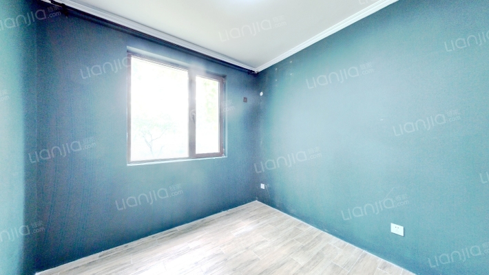 一层带院 明厨明卫 房本满二 看房随时-卧室B