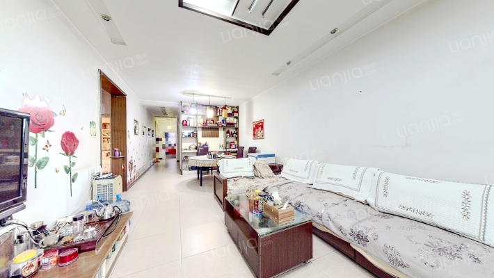 此房南北格局，带装修，交通便利，出门就有公交-客厅