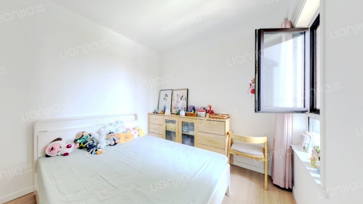 精装修朝南两居，中间楼层，集中供暖-卧室B