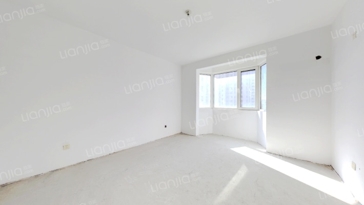 钻石商圈洋房毛坯房好楼层出售。-卧室B