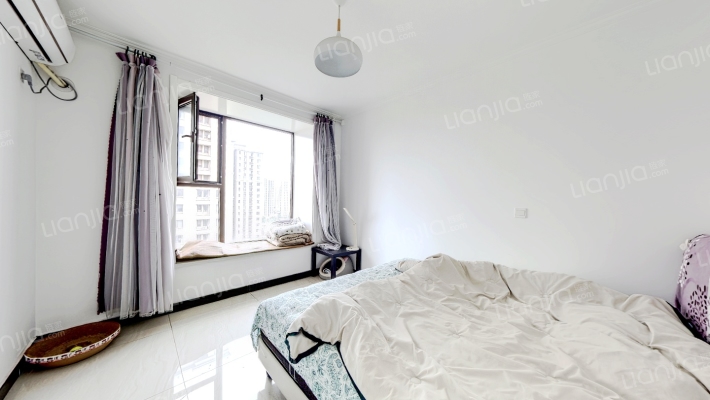 鸿坤理想湾 精装通透三居 拎包入住-卧室C