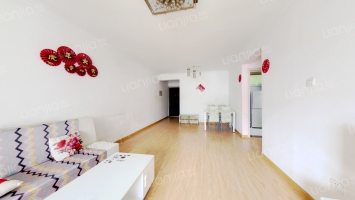 范阳路 电梯房 名流一品 交通便利 东南两居-客厅