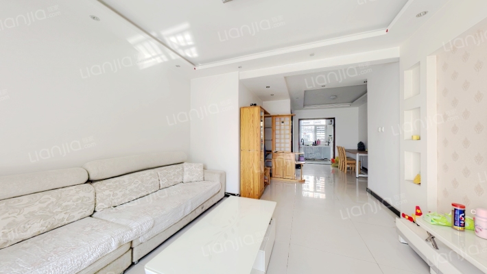 天地新城125.22平大三居 精装修 带车位 可议-客厅