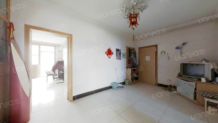 房子好户型，中上楼层，无遮挡，-客厅