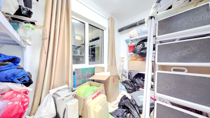 K2狮子城南区 6室2厅 南 北-卧室A