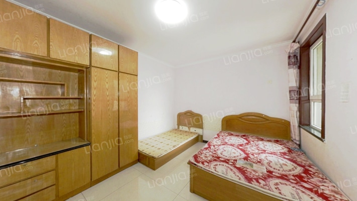 公园一号大平米两居室，位置优越。-卧室A